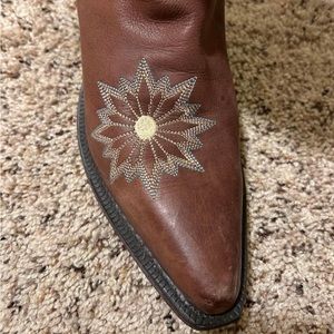 Women’s Justin boots size 8